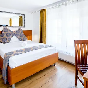 3* Hotel Old Town